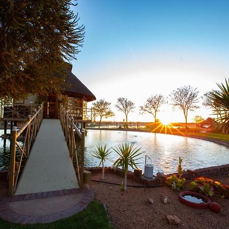 Lapa Lange Game Lodge Mariental Esterno foto