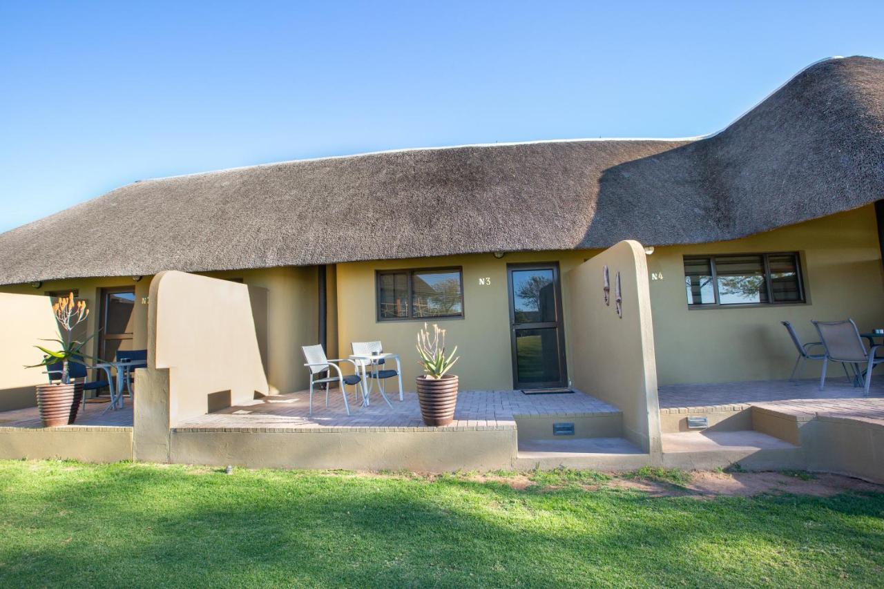 Lapa Lange Game Lodge Mariental Esterno foto
