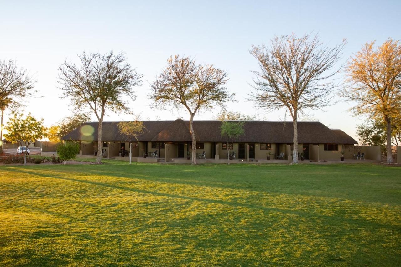 Lapa Lange Game Lodge Mariental Esterno foto