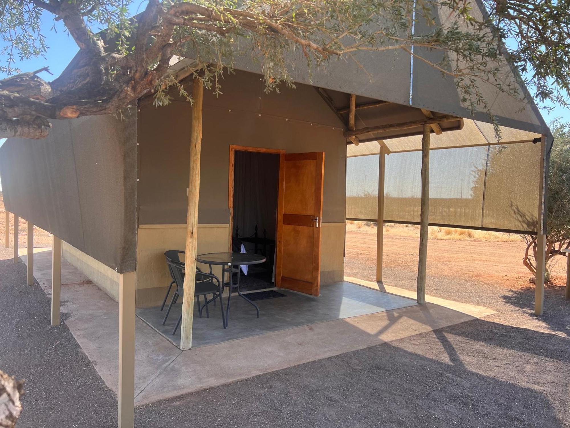 Lapa Lange Game Lodge Mariental Esterno foto