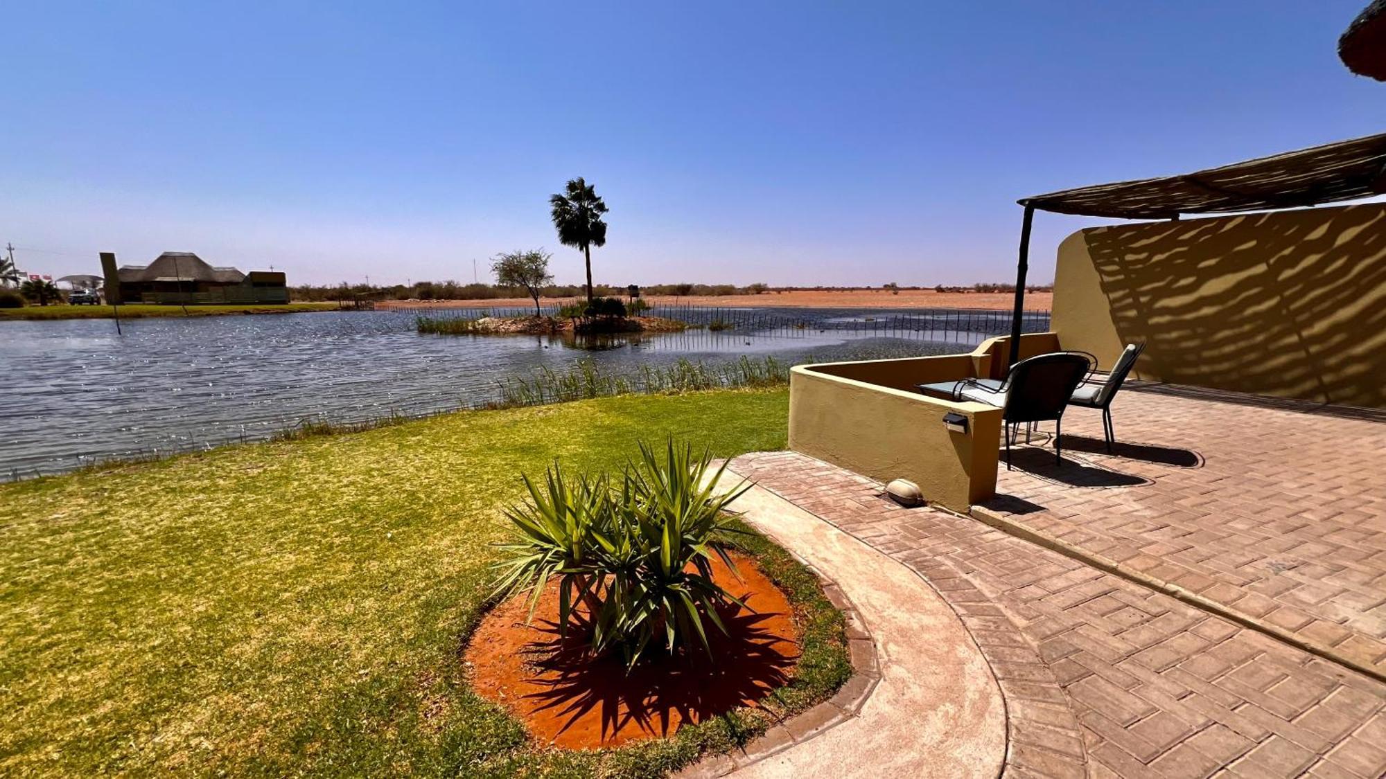 Lapa Lange Game Lodge Mariental Esterno foto