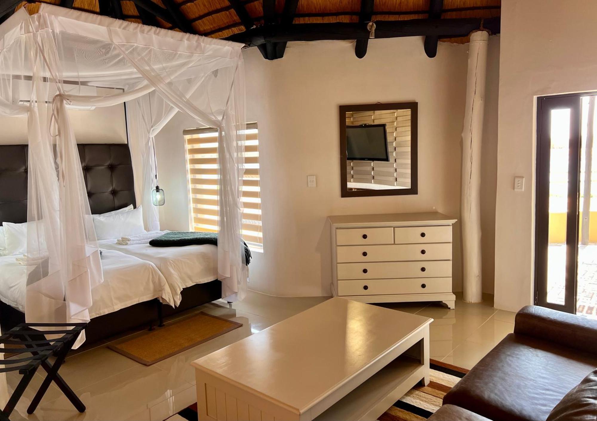 Lapa Lange Game Lodge Mariental Esterno foto