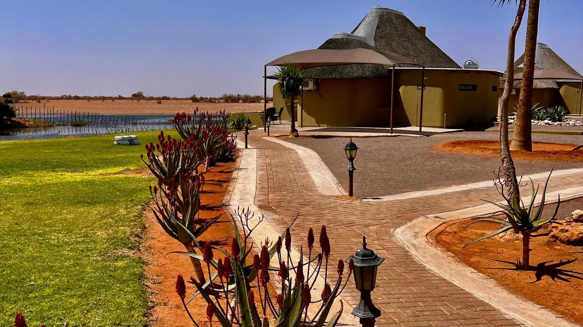 Lapa Lange Game Lodge Mariental Esterno foto