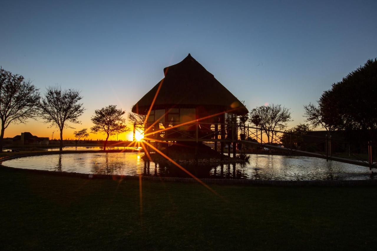 Lapa Lange Game Lodge Mariental Esterno foto