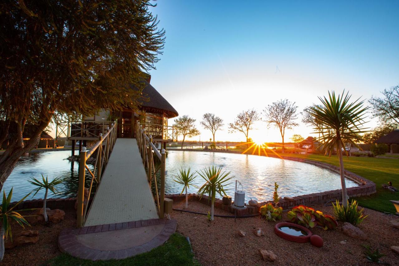 Lapa Lange Game Lodge Mariental Esterno foto